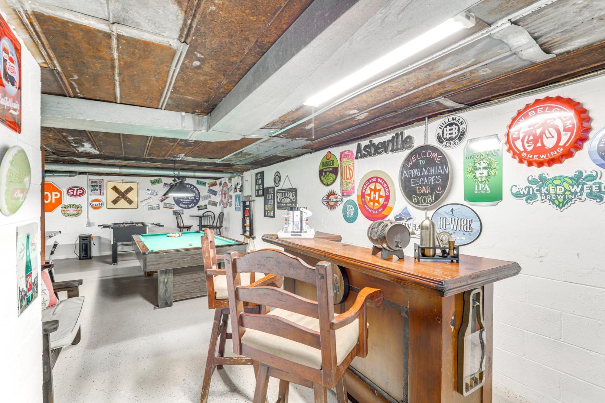 Updated Marshall Home With Fire Pit And Game Room! Екстер'єр фото